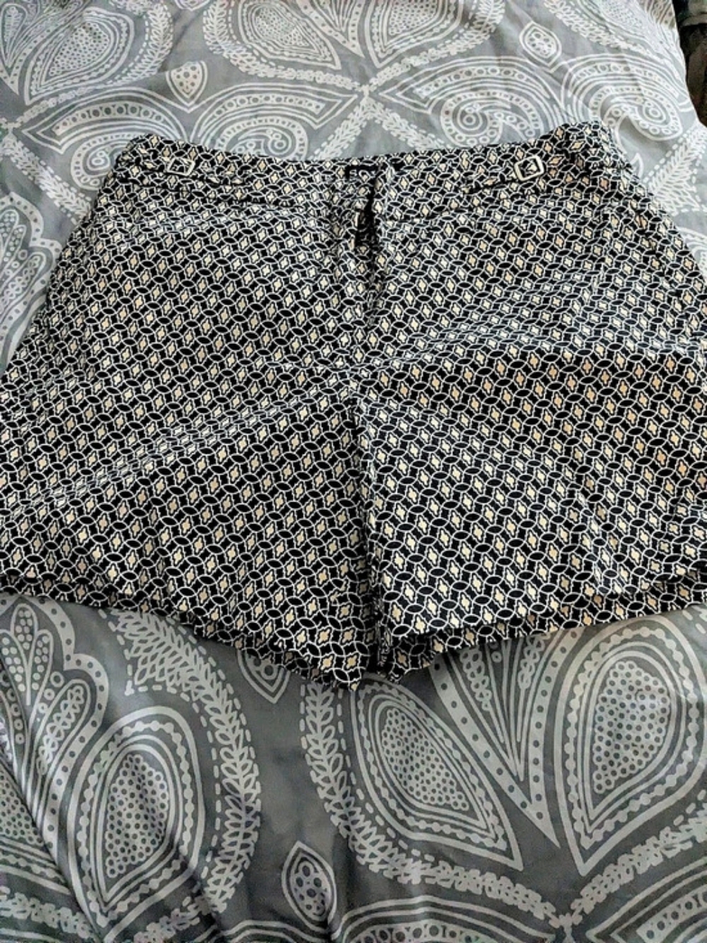 SOHO Apparel Ltd. Geometric High Waist Shorts in Black & White Size 10